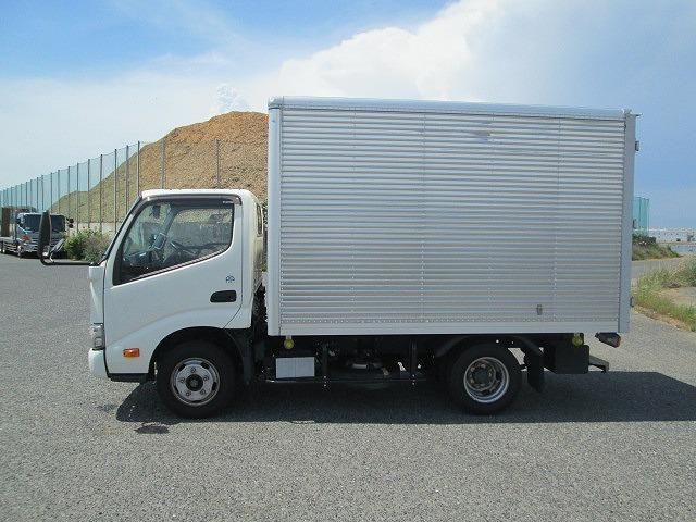 Hino DUTRO 2022-03 6919886-4