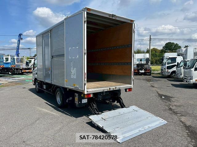 Hino DUTRO 2022-03 6904479-11