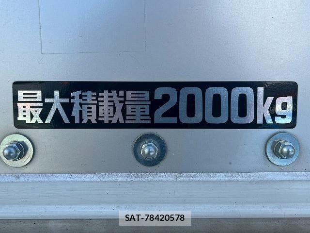 Hino DUTRO 2022-03 6904479-17