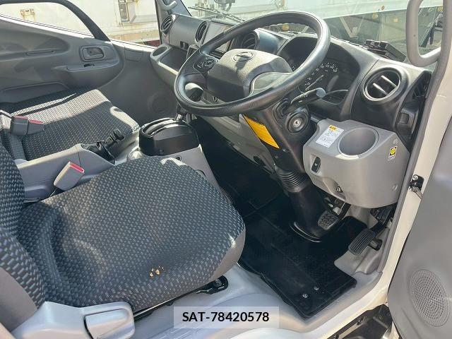 Hino DUTRO 2022-03 6904479-19