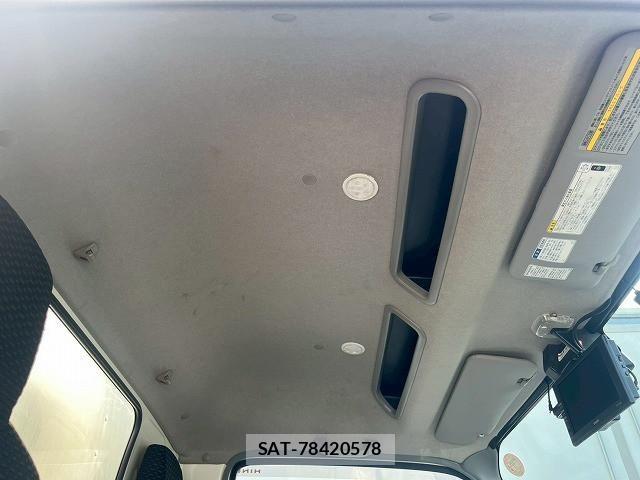 Hino DUTRO 2022-03 6904479-21