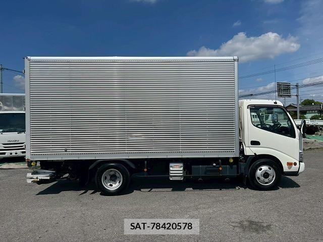 Hino DUTRO 2022-03 6904479-4