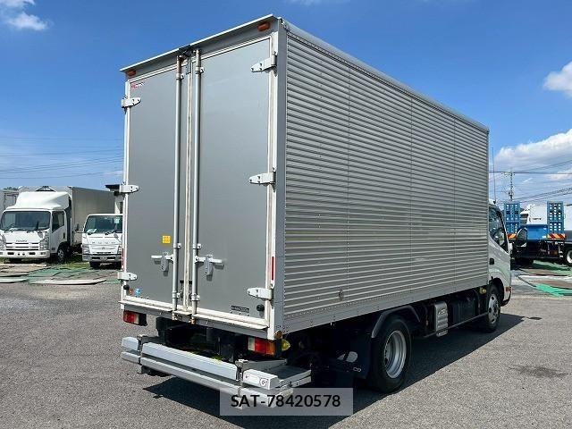 Hino DUTRO 2022-03 6904479-5