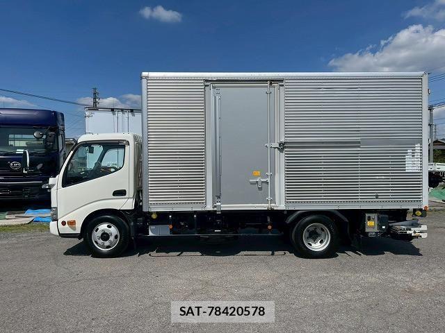 Hino DUTRO 2022-03 6904479-8