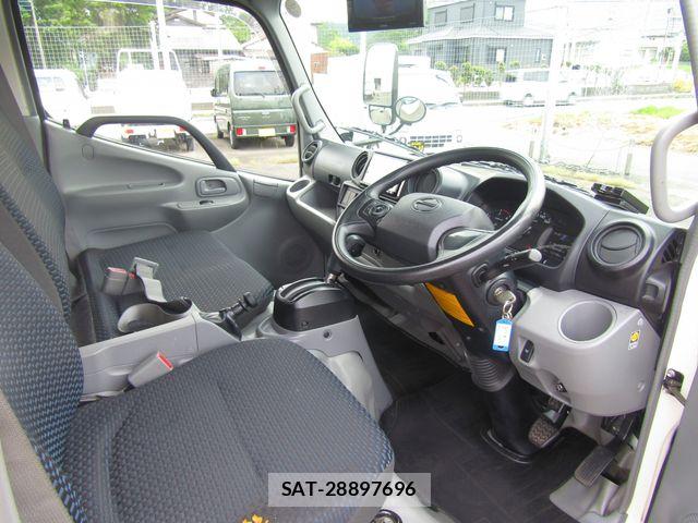 Hino DUTRO 2022-03 6904495-14