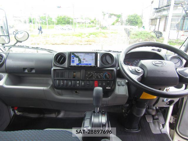 Hino DUTRO 2022-03 6904495-15