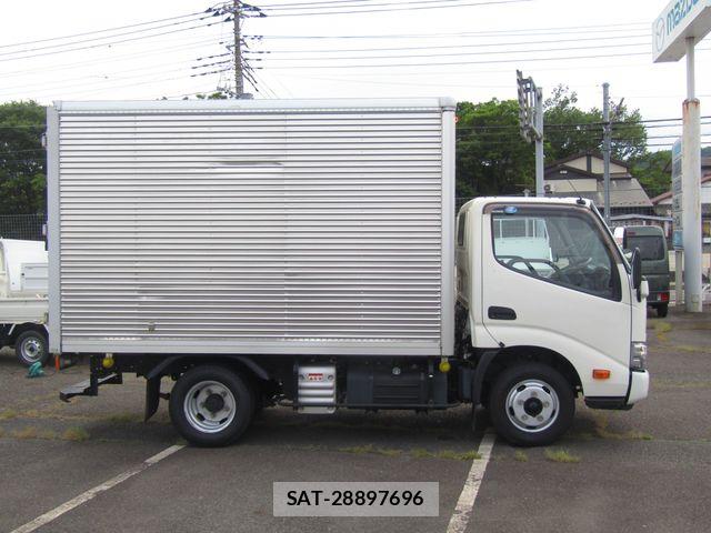 Hino DUTRO 2022-03 6904495-3