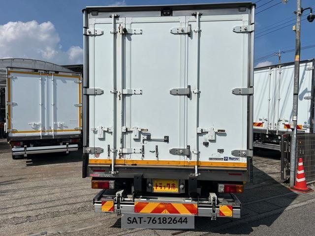 Hino DUTRO 2018-05 6904489-1