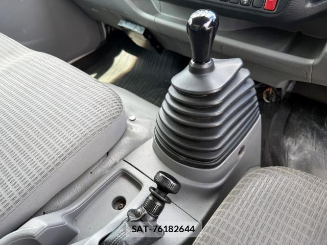 Hino DUTRO 2018-05 6904489-8