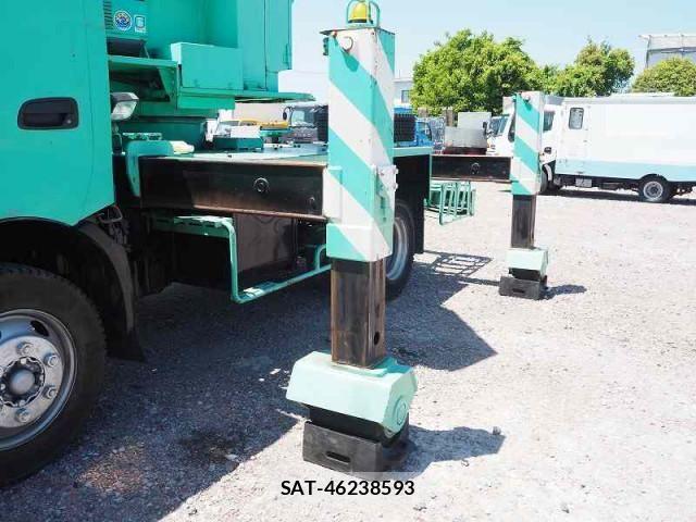 Hino DUTRO 2014-04 6904480-15