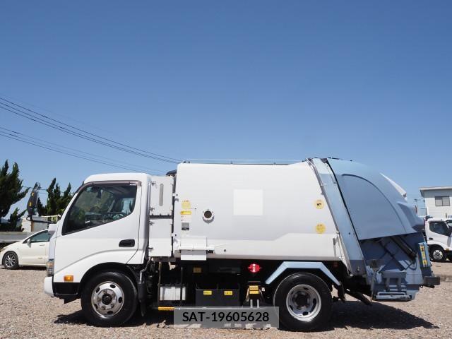 Hino DUTRO 2017-11 6904481-1