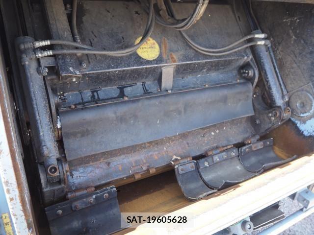 Hino DUTRO 2017-11 6904481-21