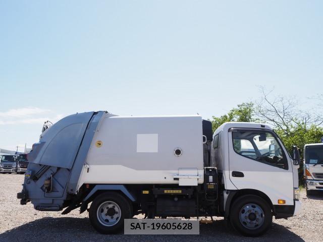 Hino DUTRO 2017-11 6904481-5
