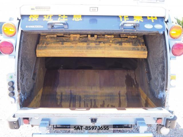 Hino DUTRO 2017-11 6904484-15
