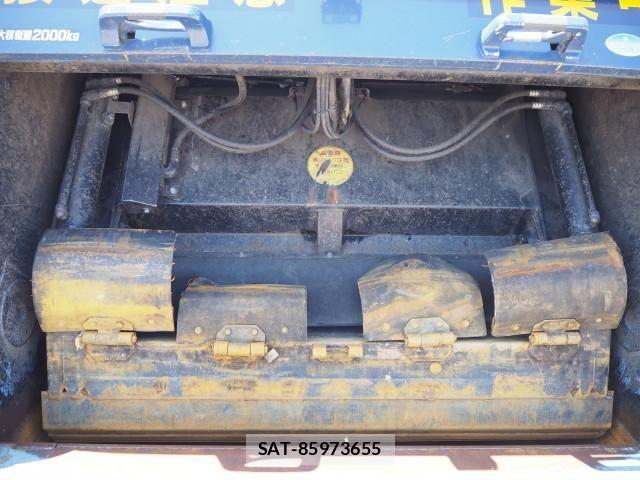Hino DUTRO 2017-11 6904484-17