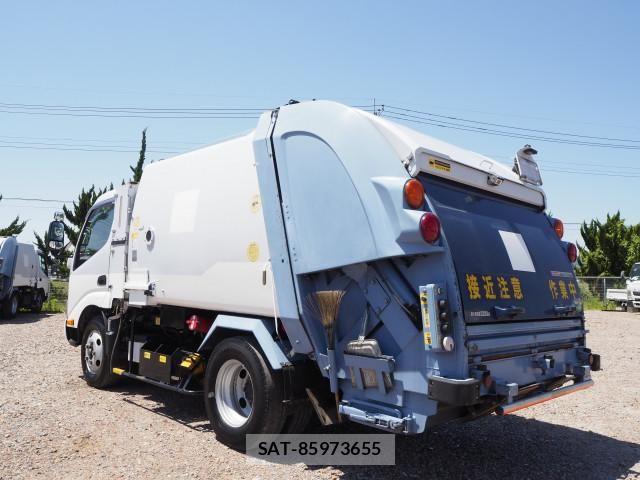Hino DUTRO 2017-11 6904484-2