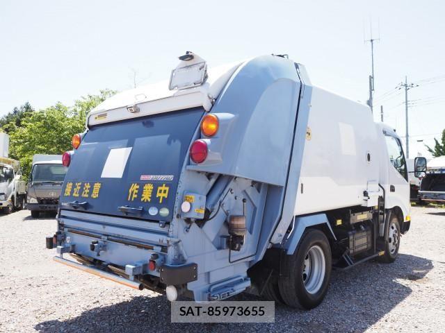 Hino DUTRO 2017-11 6904484-4