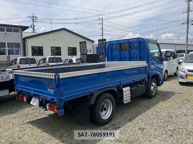 Hino DUTRO 2020-04 6904459-2
