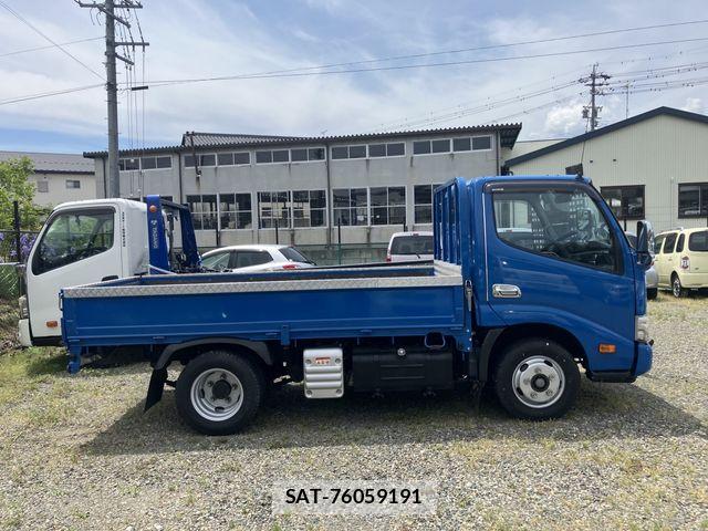 Hino DUTRO 2020-04 6904459-7