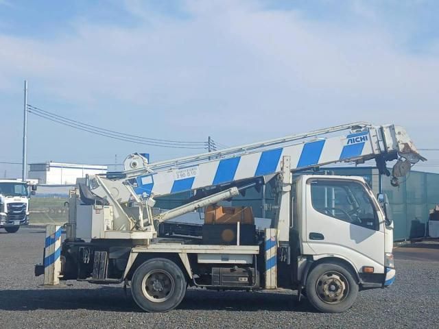 Hino DUTRO 2012-06 6964375-3