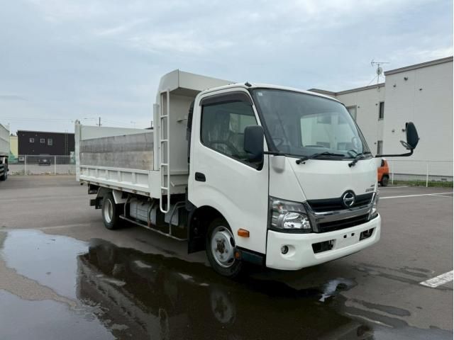 Hino DUTRO 2019-08 6964376-1