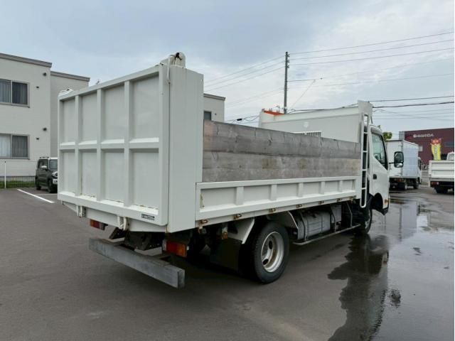 Hino DUTRO 2019-08 6964376-2