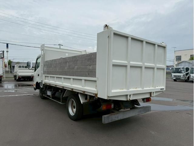 Hino DUTRO 2019-08 6964376-3