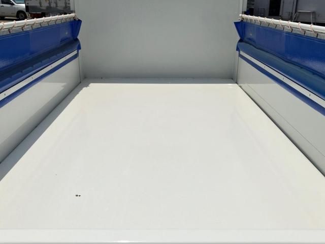 Hino DUTRO 2024-09 6964377-10