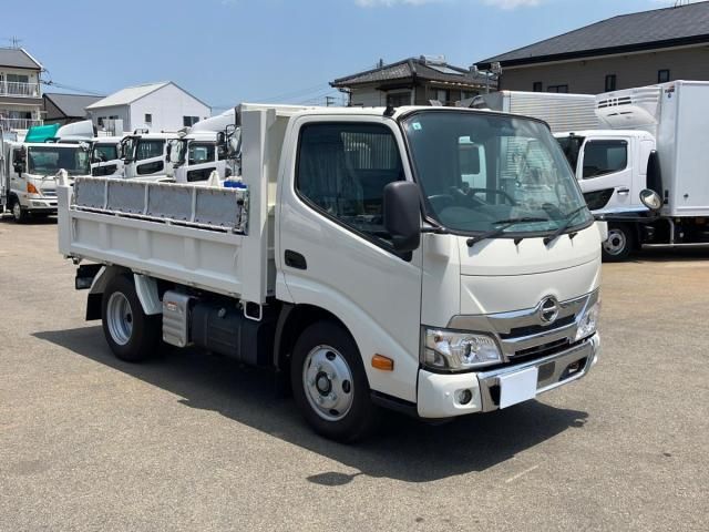 Hino DUTRO 2024-09 6964377-1