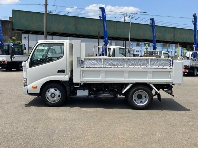 Hino DUTRO 2024-09 6964377-6
