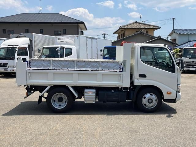 Hino DUTRO 2024-09 6964377-7