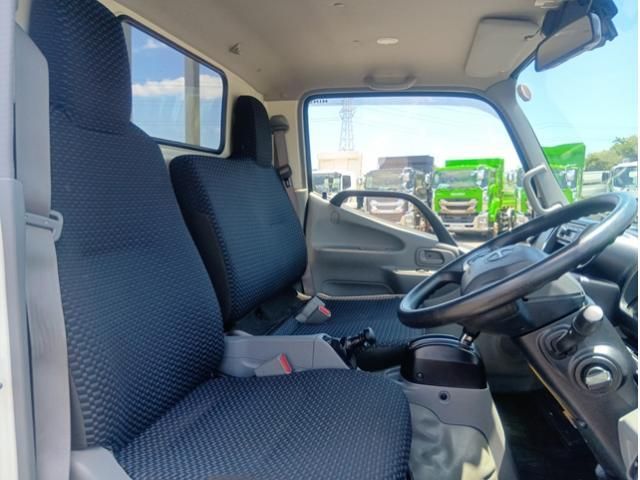 Hino DUTRO 2022-05 6964396-18