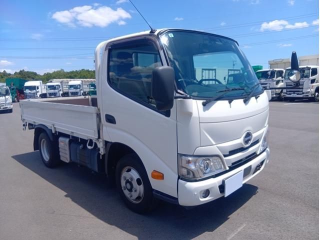 Hino DUTRO 2022-05 6964396-1