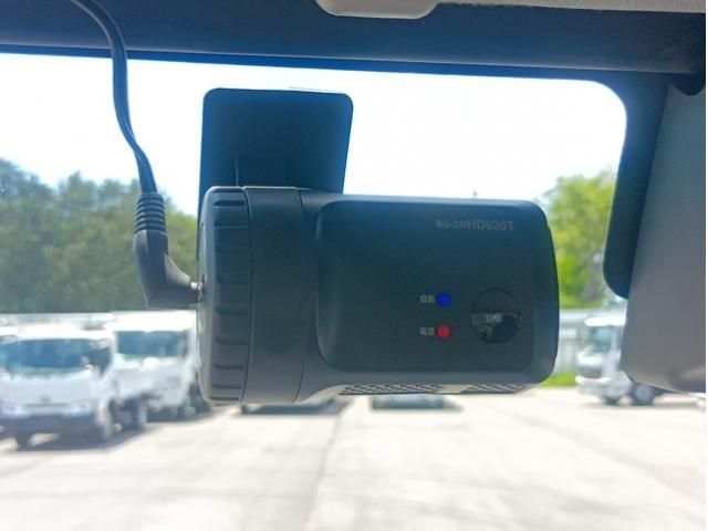 Hino DUTRO 2022-05 6964396-22