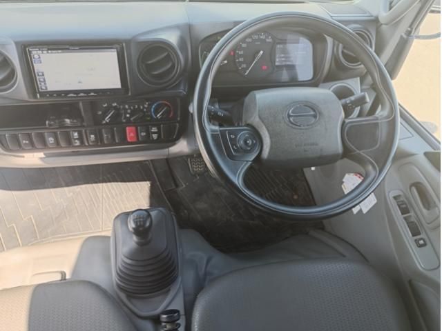 Hino DUTRO 2023-04 6964386-22