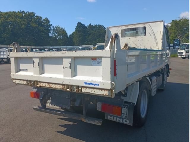 Hino DUTRO 2023-04 6964386-2