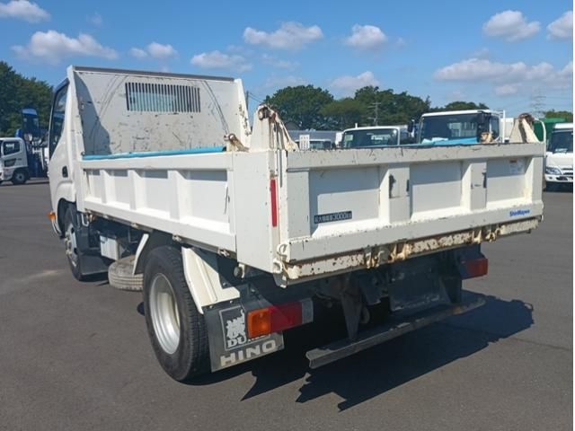 Hino DUTRO 2023-04 6964386-3