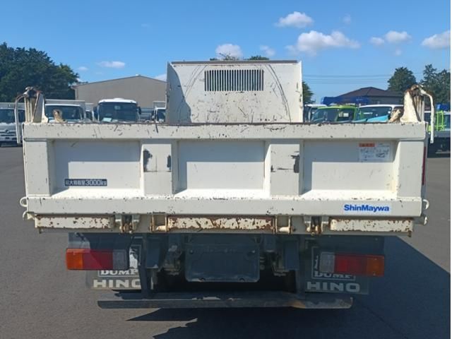 Hino DUTRO 2023-04 6964386-4