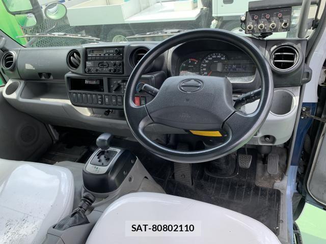 Hino DUTRO 2017-01 6993227-3