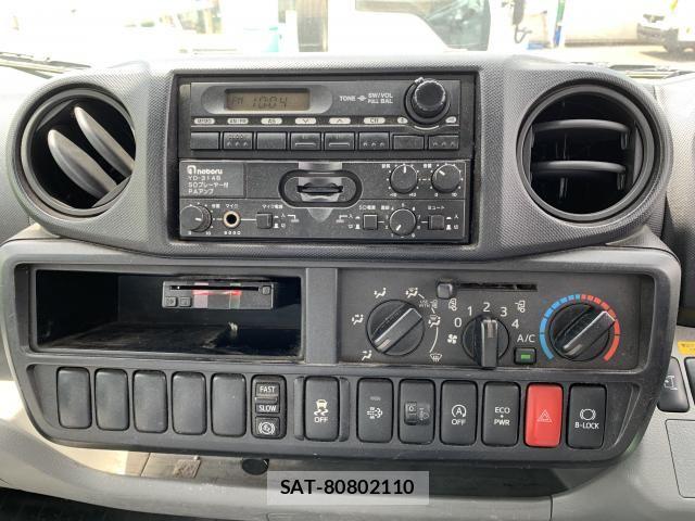 Hino DUTRO 2017-01 6993227-4