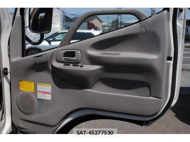Hino DUTRO 2005-05 7020379-28