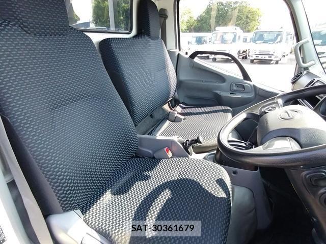 Hino DUTRO 2022-05 7020375-18