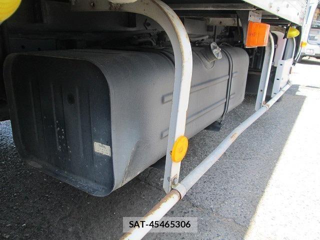 Hino DUTRO 2019-03 7020377-17