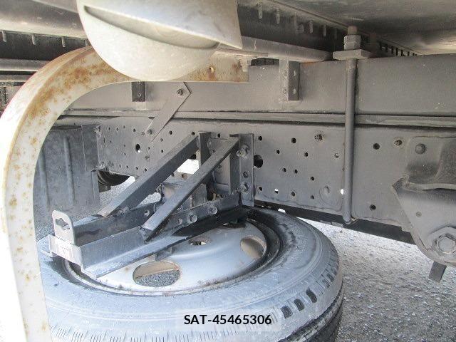 Hino DUTRO 2019-03 7020377-19