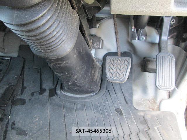 Hino DUTRO 2019-03 7020377-25