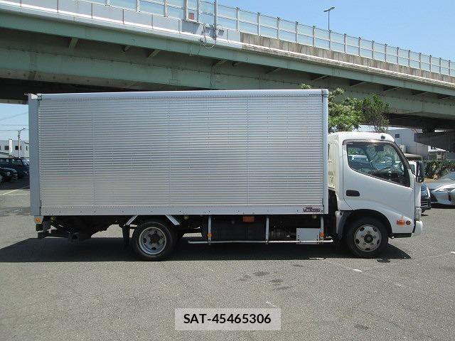 Hino DUTRO 2019-03 7020377-3