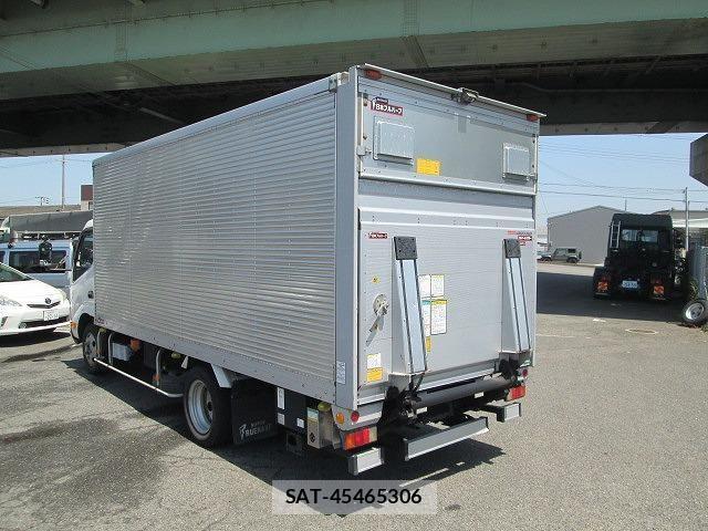 Hino DUTRO 2019-03 7020377-5