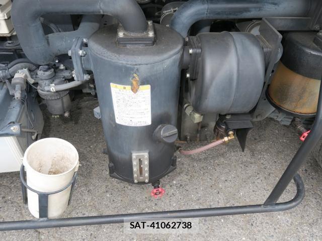 Hino DUTRO 2021-04 7058346-15