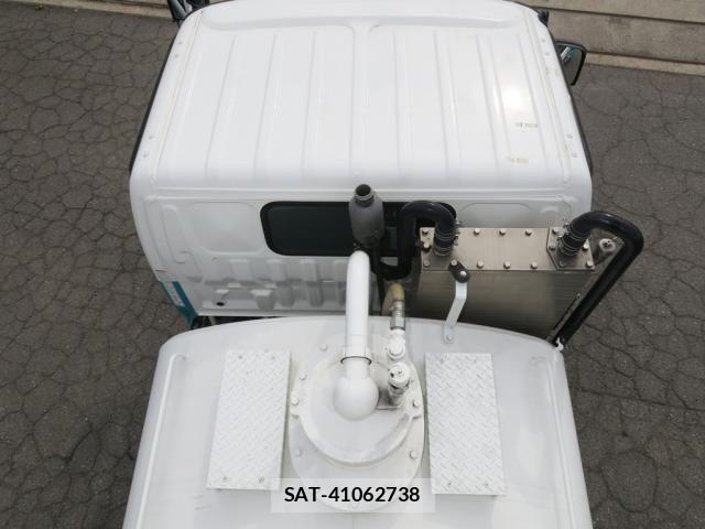 Hino DUTRO 2021-04 7058346-8