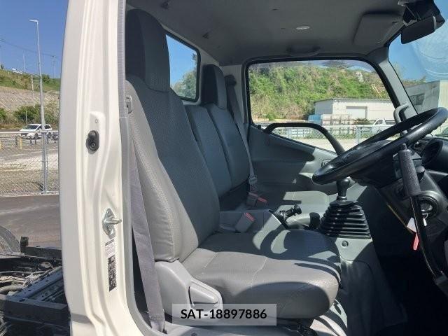 Hino DUTRO 2020-03 7058352-26